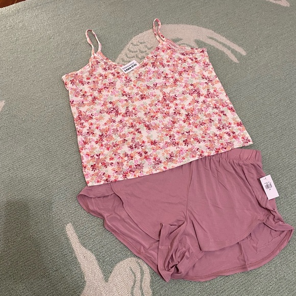 Old Navy Pink Floral Pajama Set Shorts and Tank NWT XS - Picture 4 of 6